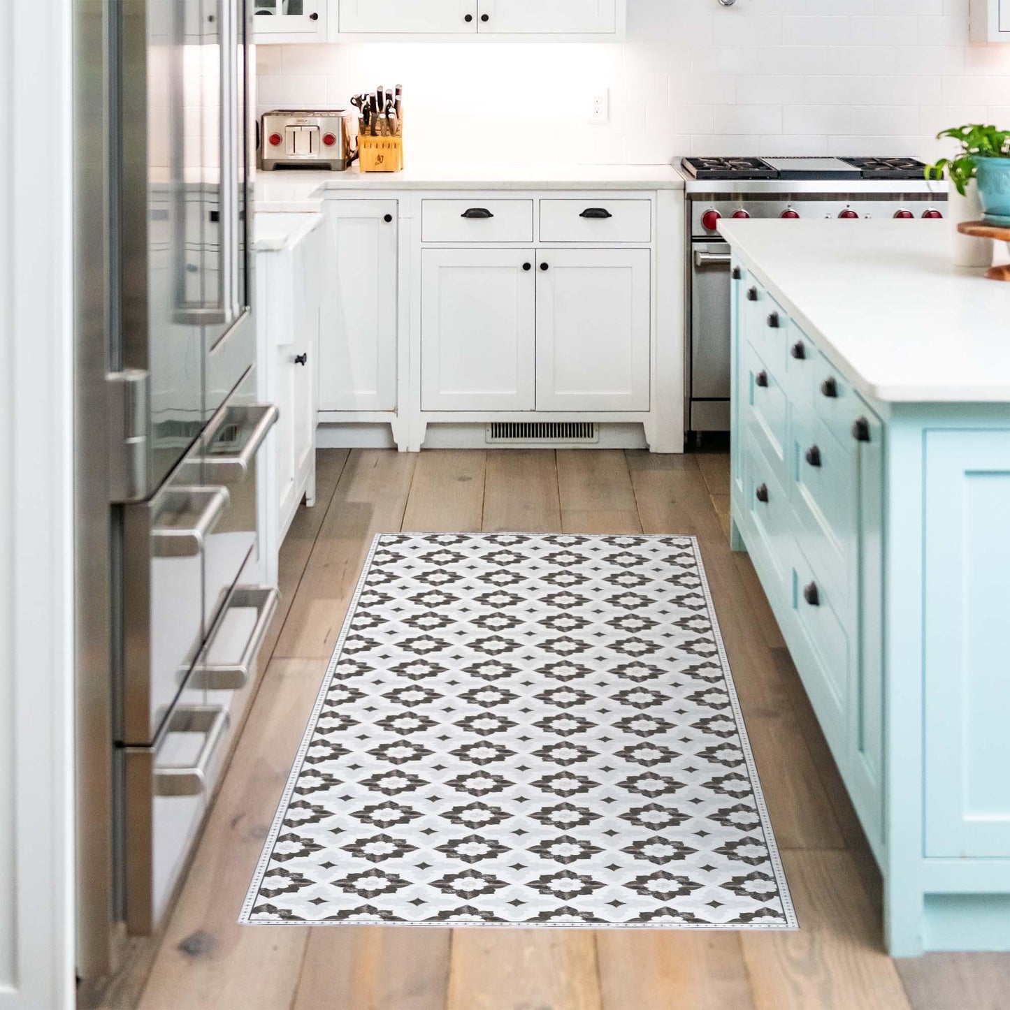 Sarah FloorFlat | Black - Premium Vinyl Mat